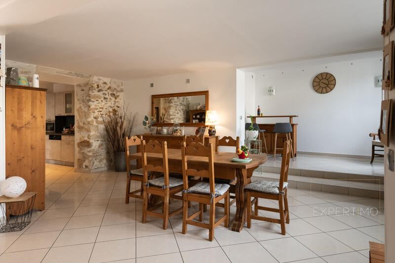 Maison - 200 m² - 7 pièces