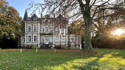 Château - 550 m² - 17 pièces