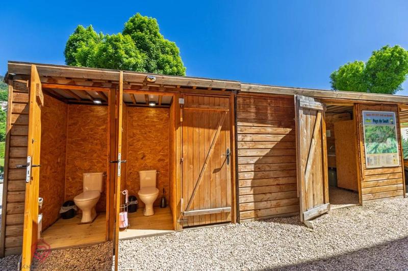 Propriété - 500 m² - 17 pièces