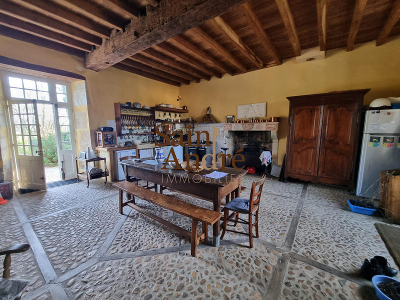 Maison - 365 m² - 7 pièces