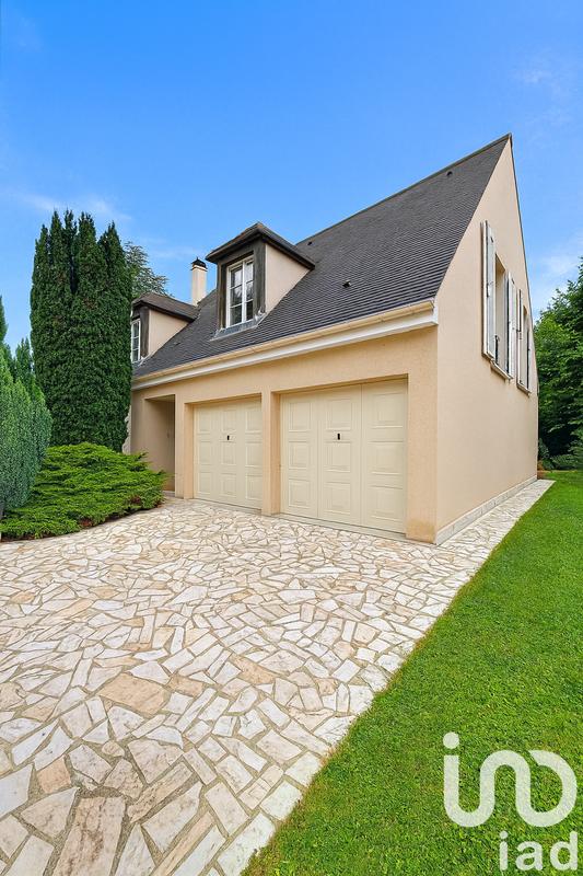 Maison - 202 m² - 7 pièces