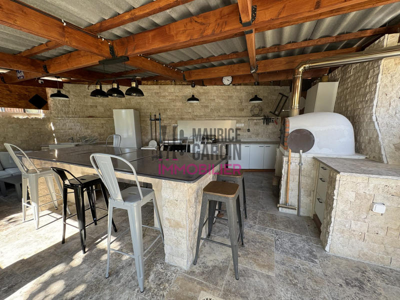 Mas - 376 m² - 15 pièces