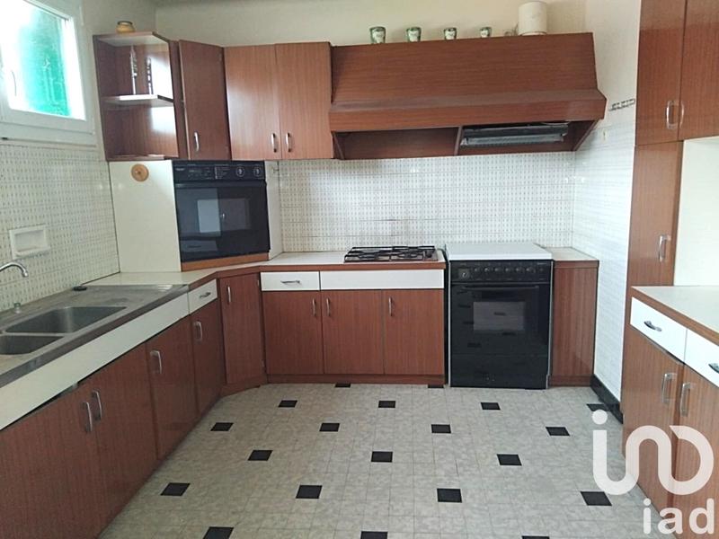 Maison - 240 m² - 1 pièce