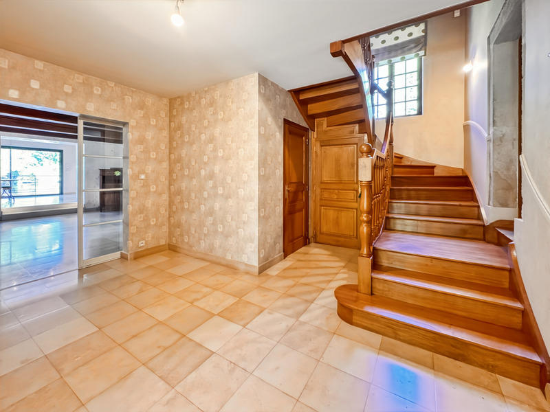 Maison - 346 m² - 11 pièces