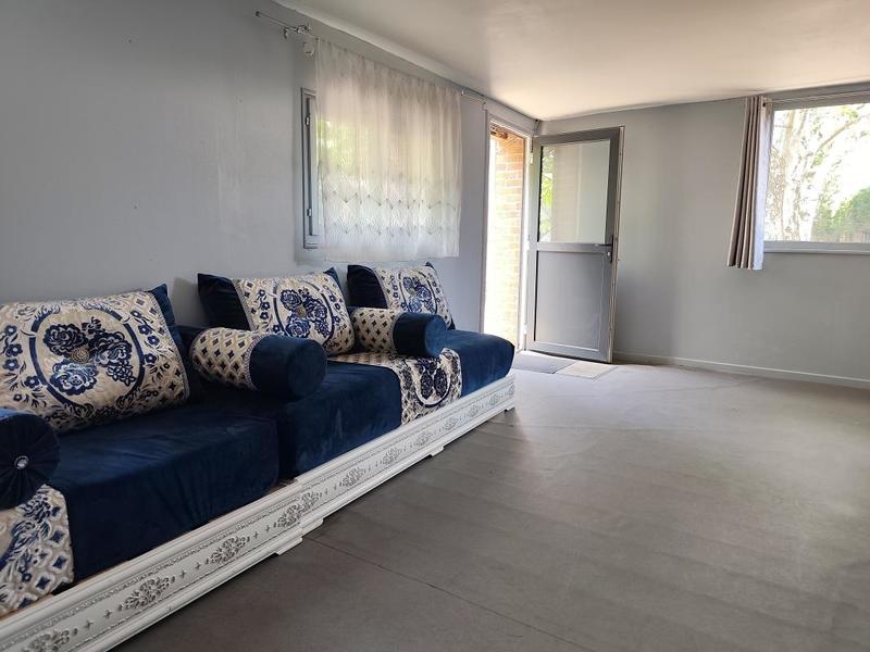 Maison - 205 m² - 9 pièces