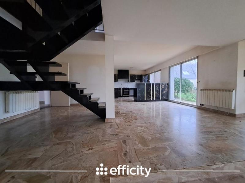 Maison - 207 m² - 6 pièces