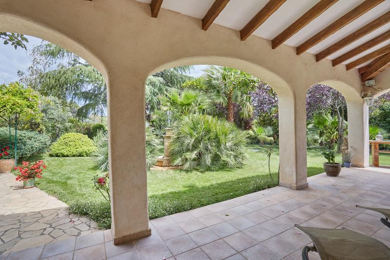 Maison - 240 m² - 9 pièces