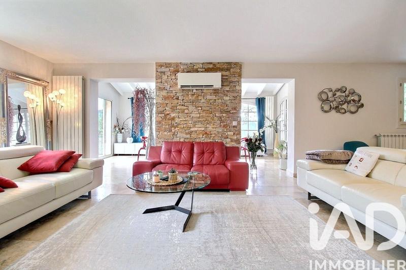 Maison - 200 m² - 5 pièces