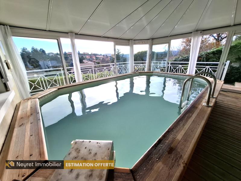 Maison - 158 m² - 6 pièces