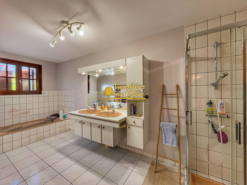 Maison - 194 m² - 8 pièces