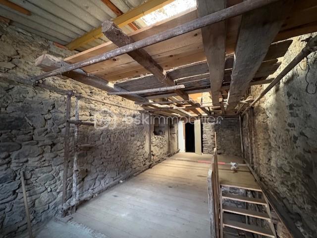 Grange - 137 m² - 4 pièces