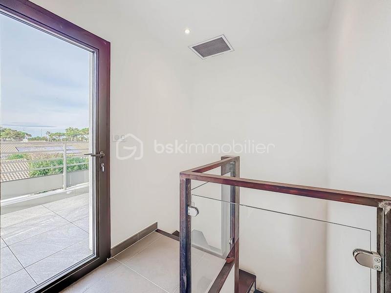 Villa - 100 m² - 5 pièces