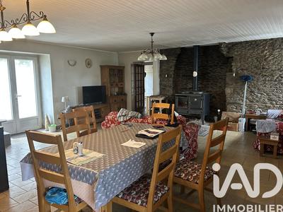 Maison - 144 m² - 5 pièces