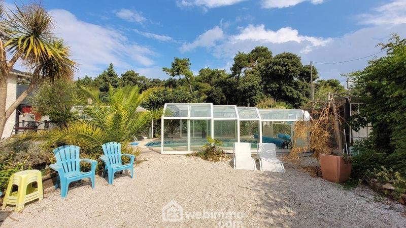 Maison - 233 m² - 9 pièces