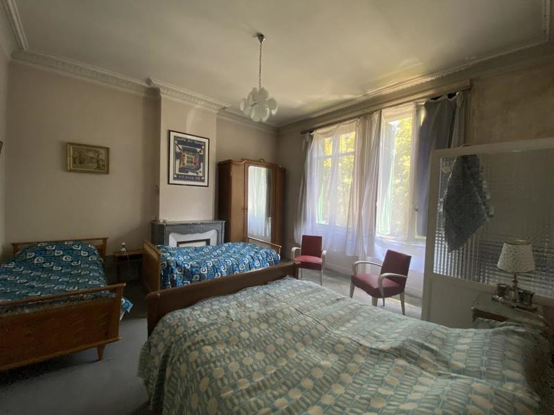 Maison - 232 m² - 8 pièces