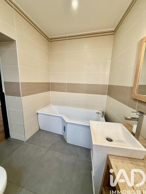 Maison - 200 m² - 7 pièces