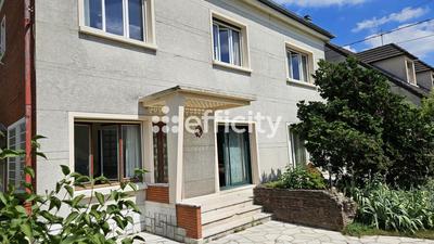 Maison - 182 m² - 9 pièces