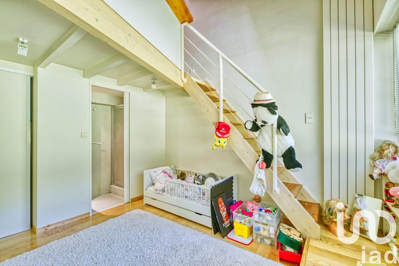 Maison - 220 m² - 5 pièces