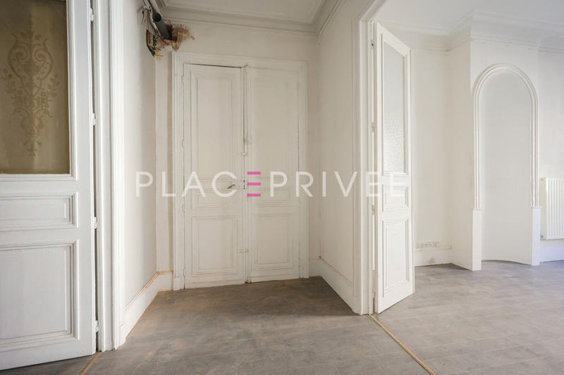 Local commercial - 101 m² - 4 pièces