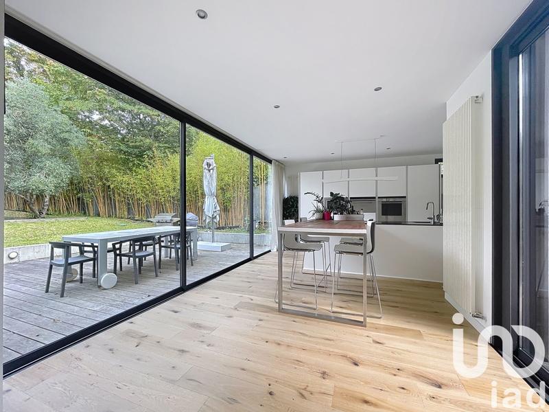 Maison - 197 m² - 9 pièces