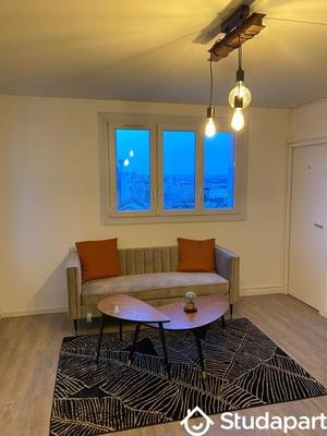 Chambre - 13 m² - 1 pièce