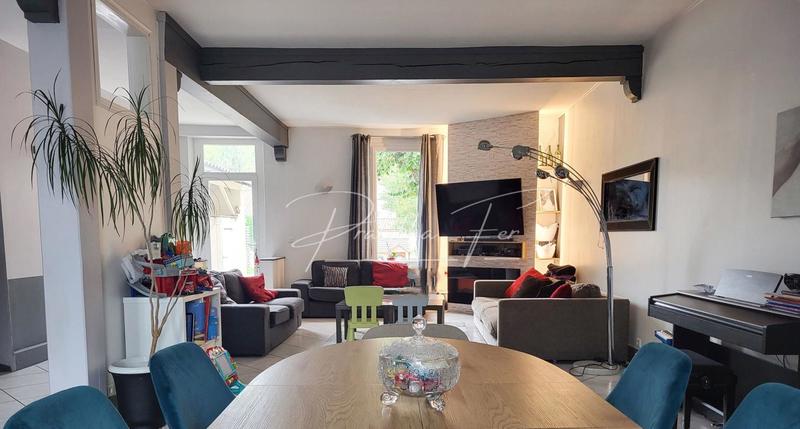 Maison - 180 m² - 7 pièces