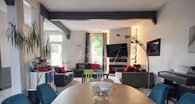 Maison - 180 m² - 7 pièces