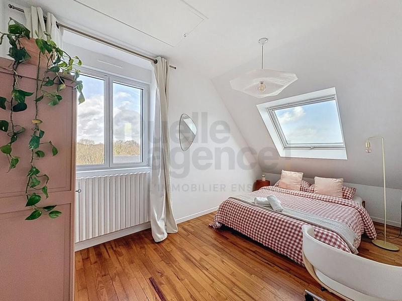 Maison - 160 m² - 8 pièces