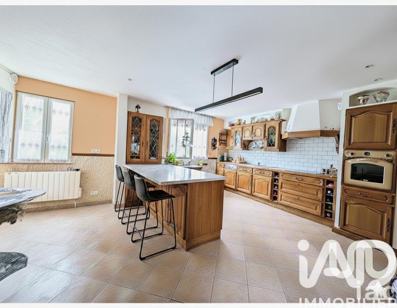 Maison - 302 m² - 5 pièces