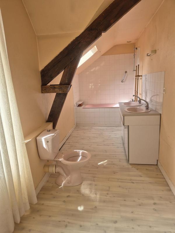 Maison - 210 m² - 9 pièces