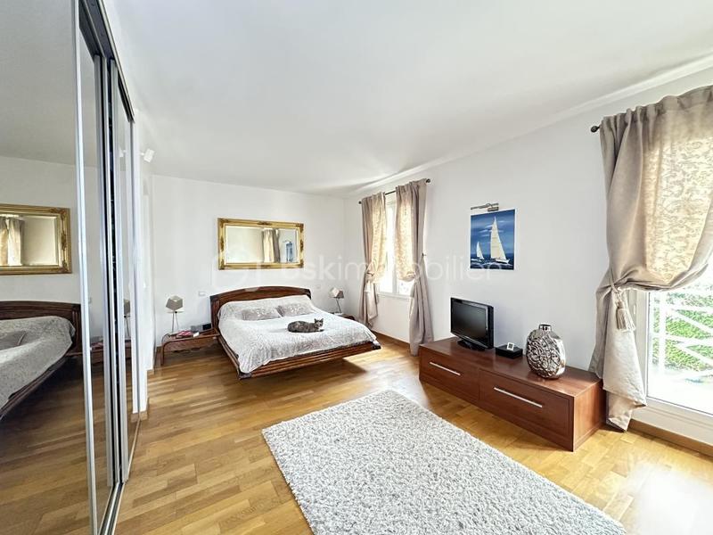 Maison traditionnelle - 170 m² - 6 pièces