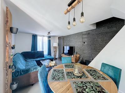 Maison - 97 m² - 5 pièces