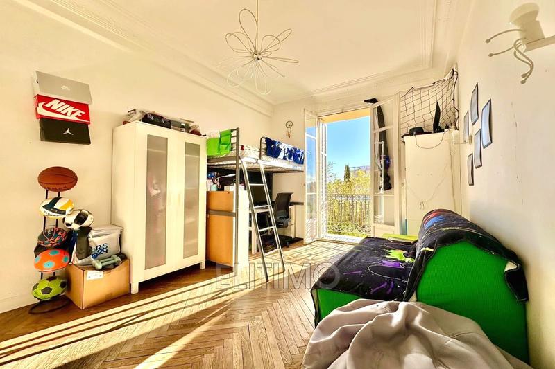 Appartement - 102 m² - 4 pièces