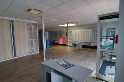 Local commercial - 115 m² - 4 pièces