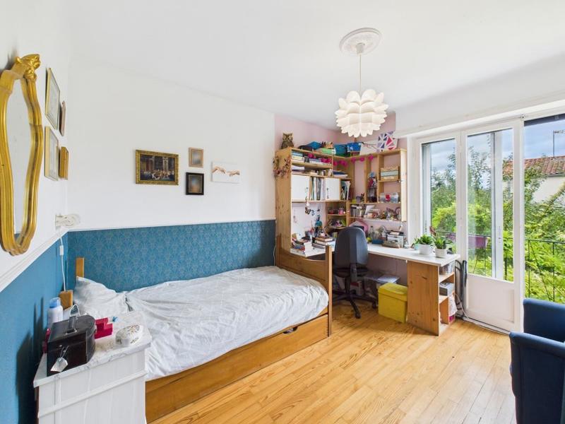 Pavillon - 90 m² - 4 pièces