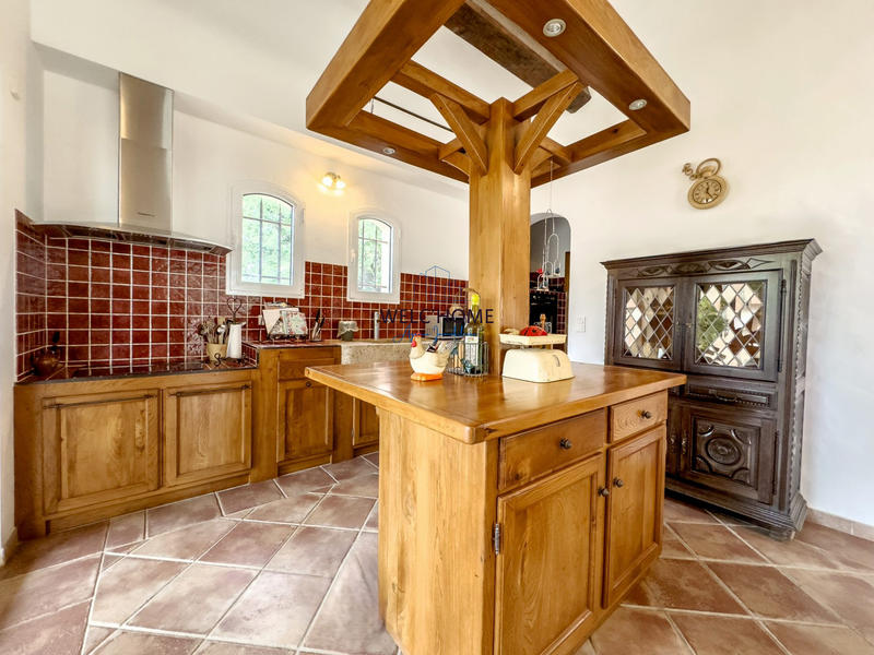 Villa - 250 m² - 9 pièces