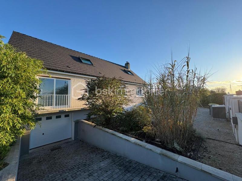 Maison traditionnelle - 183 m² - 7 pièces