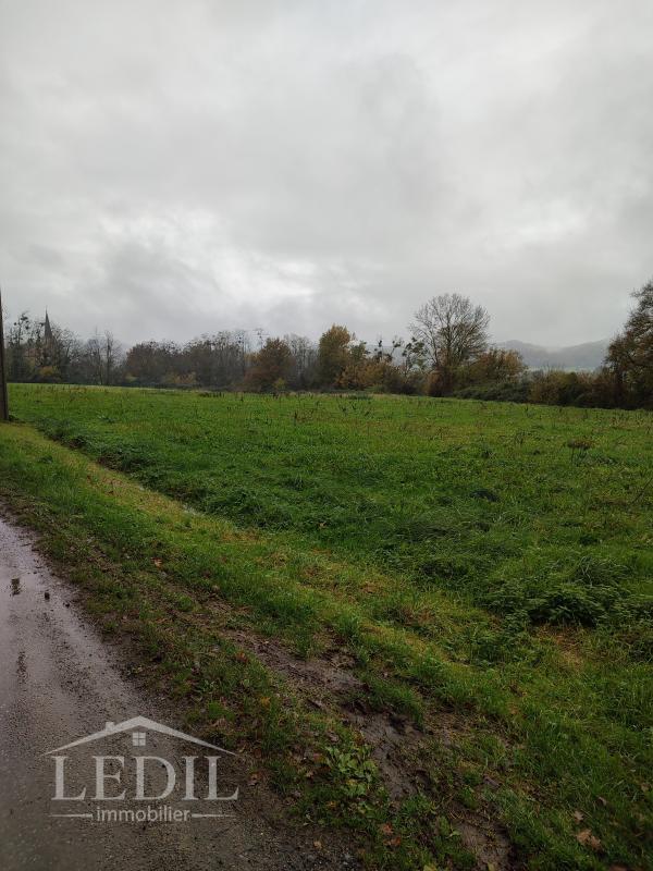 Terrain constructible - 1 200 m²