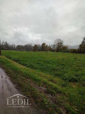 Terrain constructible - 1 200 m²
