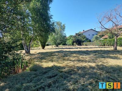 Terrain - 2 400 m²