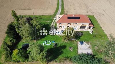 Ferme - 235 m² - 8 pièces