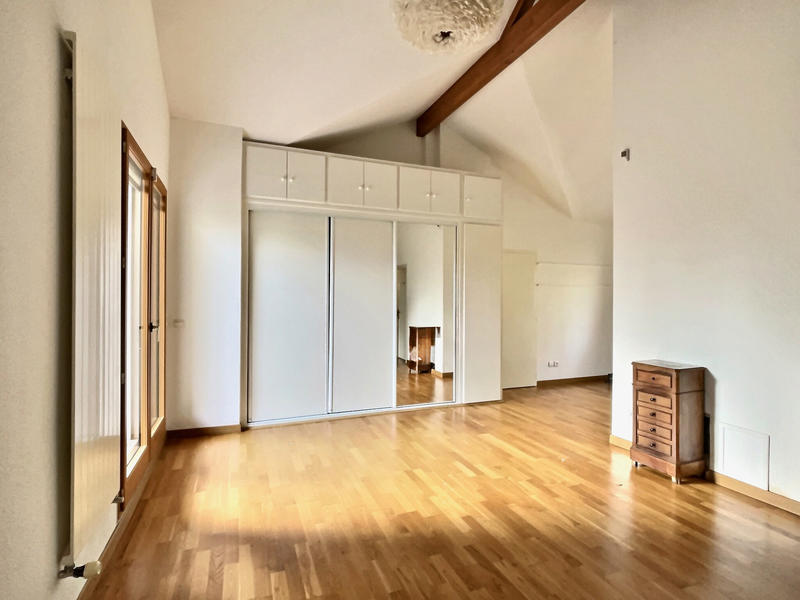 Maison - 203 m² - 7 pièces