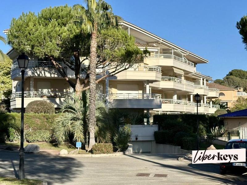 Appartement - 226 m² - 5 pièces