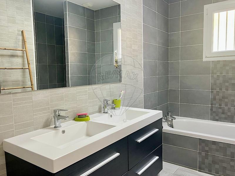 Maison - 110 m² - 5 pièces