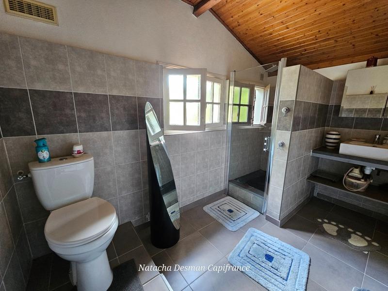 Maison - 229 m² - 9 pièces