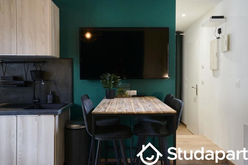 Chambre - 10 m² - 1 pièce