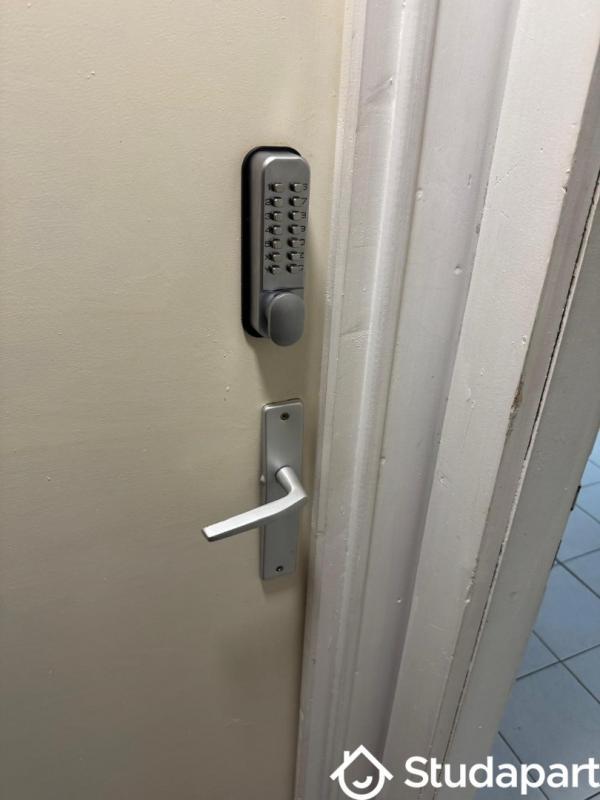 Chambre - 11 m² - 1 pièce