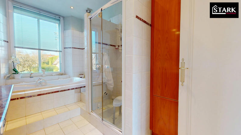 Maison ancienne - 235 m² - 8 pièces