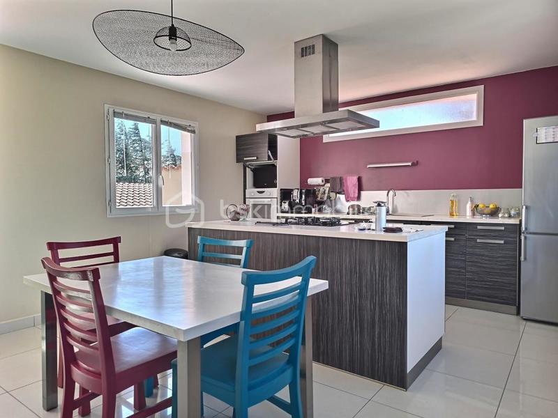 Maison - 220 m² - 7 pièces