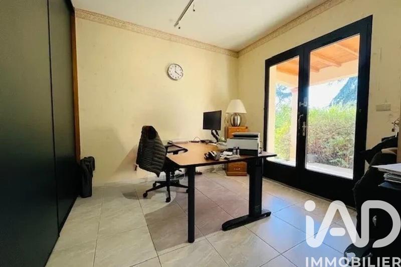 Maison - 246 m² - 8 pièces